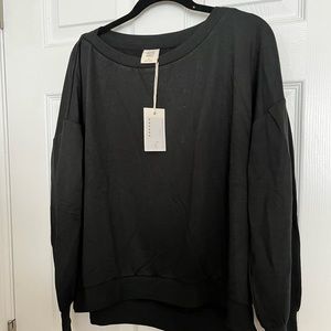Matilda Jane Womens Pasadena Puff Sleeve sweatshirt in Black, size medium.